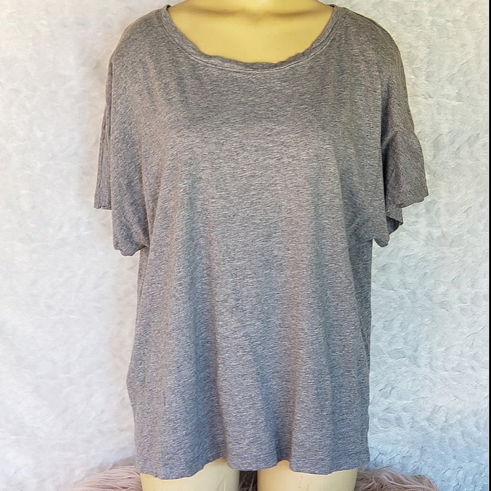 Gray Athletic Tee with Open Back Slit